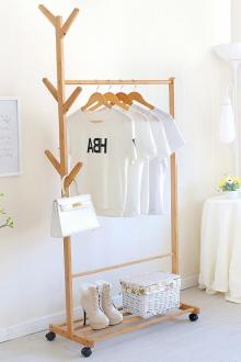 实木创意裤架 融合实用与美学的家居新风尚